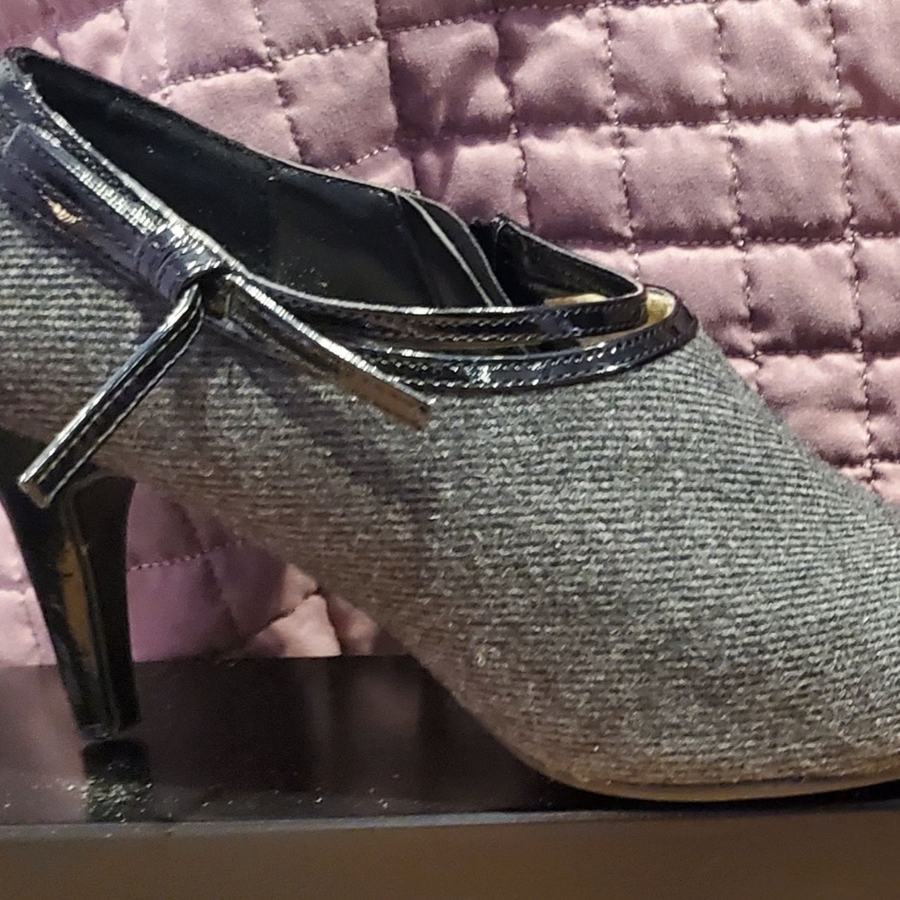 Dressy or working 2.5" heel shoes